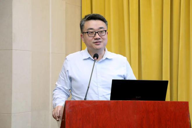 黄仁勋首度回应DeepSeek冲击AI硅胶娃娃爆火接入ChatGPT小米首款AIPC即将推出HuntGood周报杏彩体育(图17)